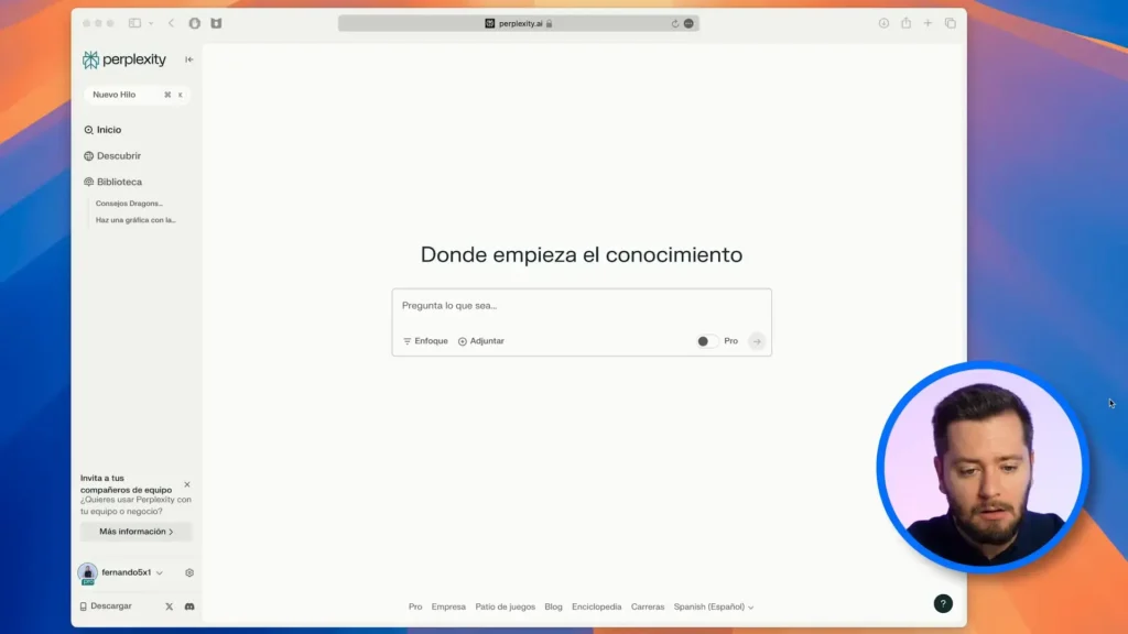 Perplexity AI: Alternativa que Necesitas para Reemplazar a ChatGPT 2 Imagen ilustrativa de la interfaz de Perplexity AI, mostrando su diseño intuitivo y funcionalidades clave. Aprende a utilizar esta herramienta para realizar búsquedas inteligentes, obtener respuestas detalladas y explorar información respaldada por fuentes verificadas