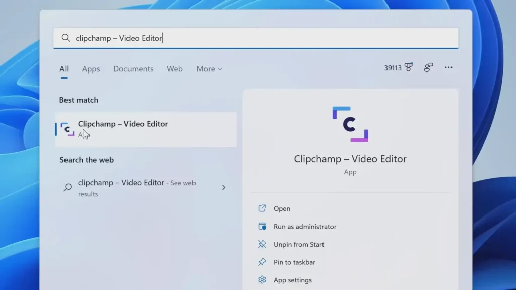 Clipchamp: Domina la Edición de Videos Como Un Profesional 2 Imagen que muestra cómo localizar y abrir la Microsoft Store en un equipo con Windows. Ideal para usuarios que desean descargar aplicaciones, juegos o herramientas desde la tienda oficial de Microsoft.