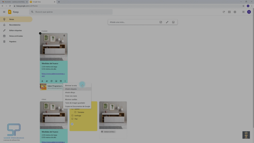 Cómo usar Google Keep: Guía completa para principiantes 4 Google Keep permite organizar notas de forma eficiente mediante colores, etiquetas y recordatorios, facilitando la visualización y clasificación. Además, permite la colaboración con otros usuarios en tiempo real al compartir notas específicas.